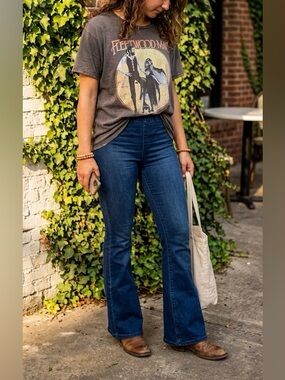 Free People Penny Pull-On Flare Jeans Size 29 Medium Wash High Rise New Boho